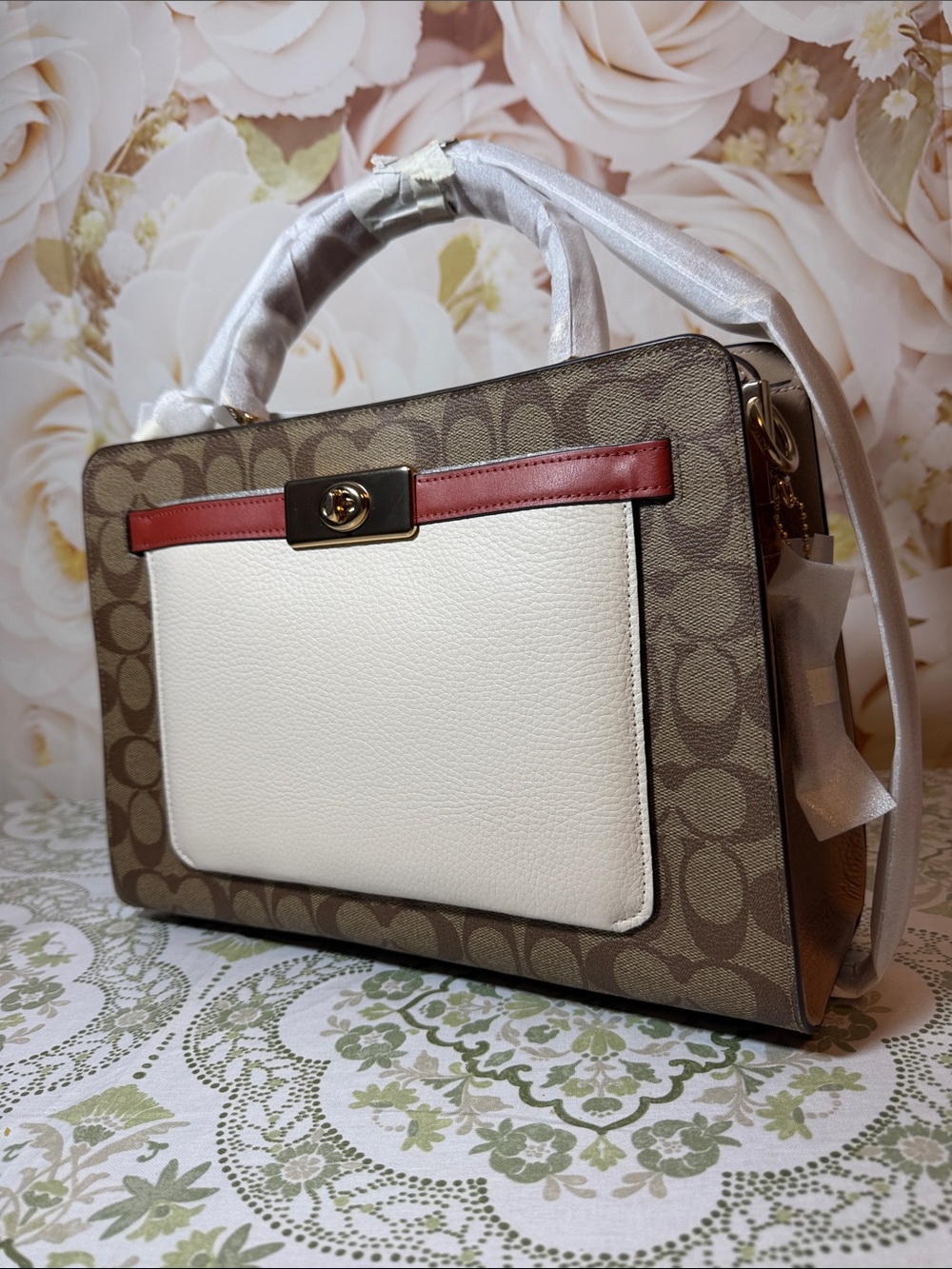 NWT big Coach Lane Carryall In Blocked/Colorblock Signature Canvas